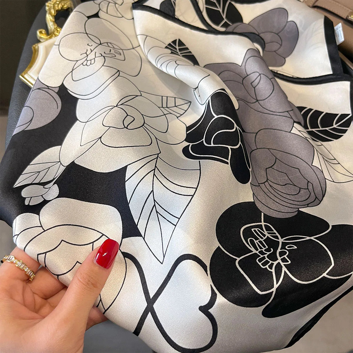 LUA_Silk Scarf (65x65)