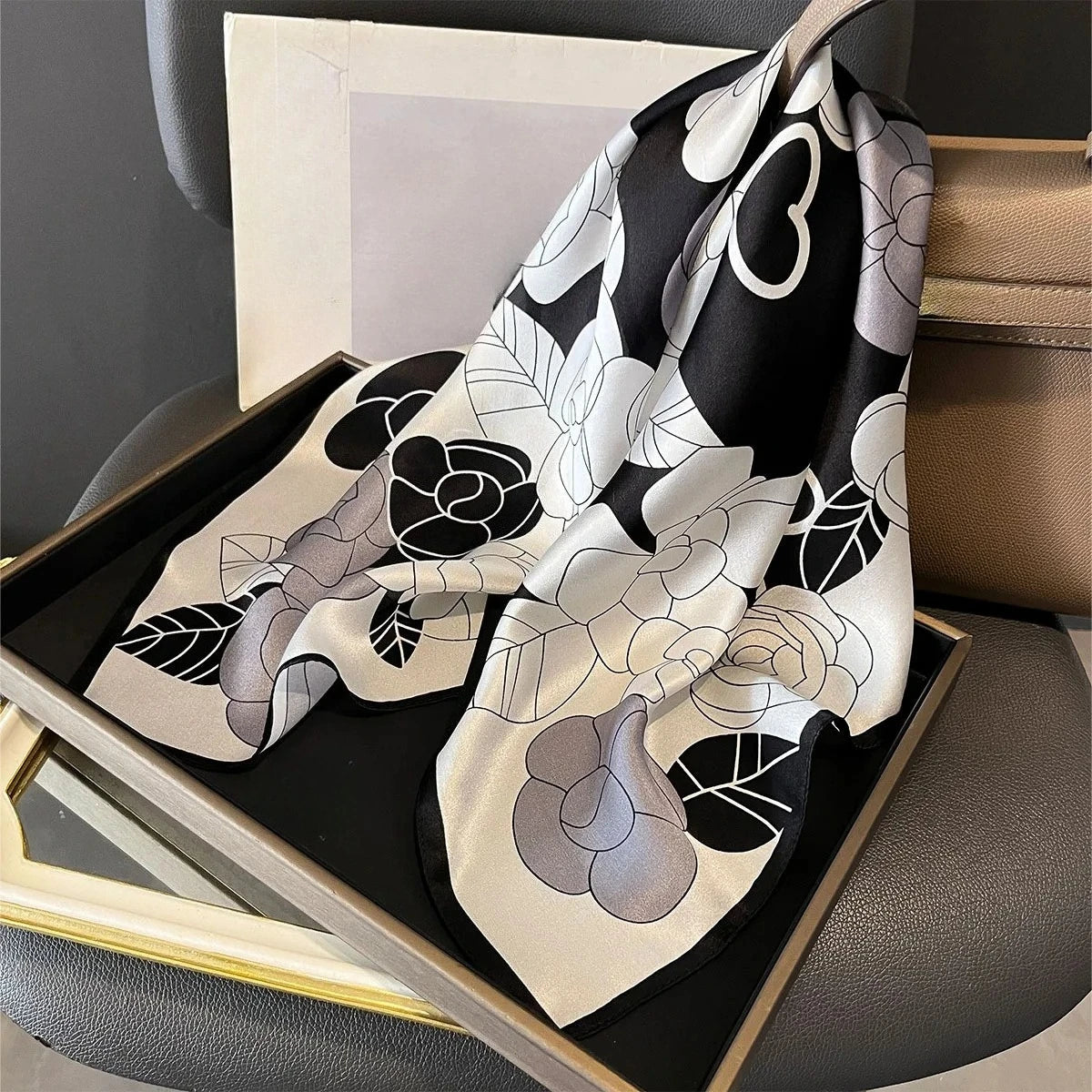 LUA_Silk Scarf (65x65)